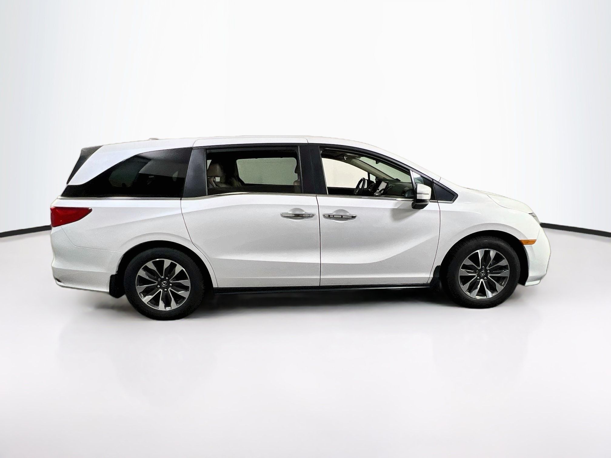 Used 2023 Honda Odyssey EX-L image 4