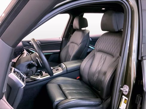 Certified 2025 BMW X7 M60i AWD/4WD image 7