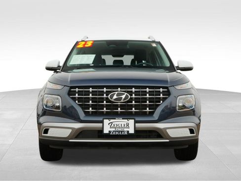 Certified 2023 Hyundai Venue Limited w/ Cargo Package image 2