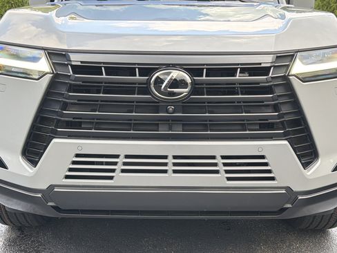 Used 2025 Lexus GX 550 w/ Accessory Package (2T) AWD/4WD image 43