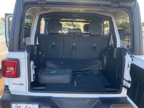 Used 2023 Jeep Wrangler Unlimited Sahara image 30