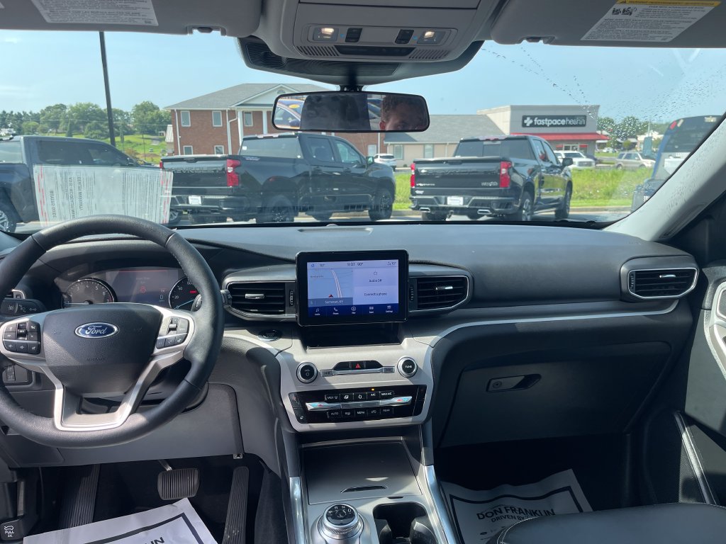 Used 2023 Ford Explorer XLT w/ Equipment Group 202A AWD/4WD image 15