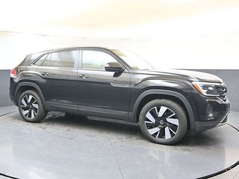 Certified 2025 Volkswagen Atlas Cross Sport SE image 7