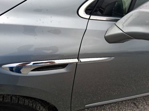 Certified 2023 Buick Enclave Essence w/ Sport Touring Edition image 4