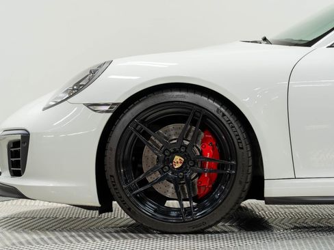 Used 2018 Porsche 911 Carrera 4S AWD/4WD image 9