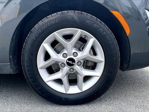 Used 2023 Kia Soul LX w/ LX Technology Package FWD image 9