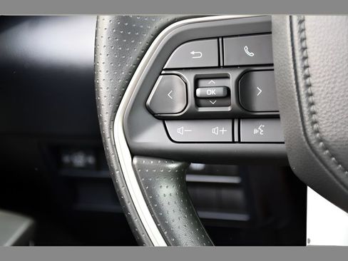 Used 2025 Toyota Tundra SR5 AWD/4WD image 32