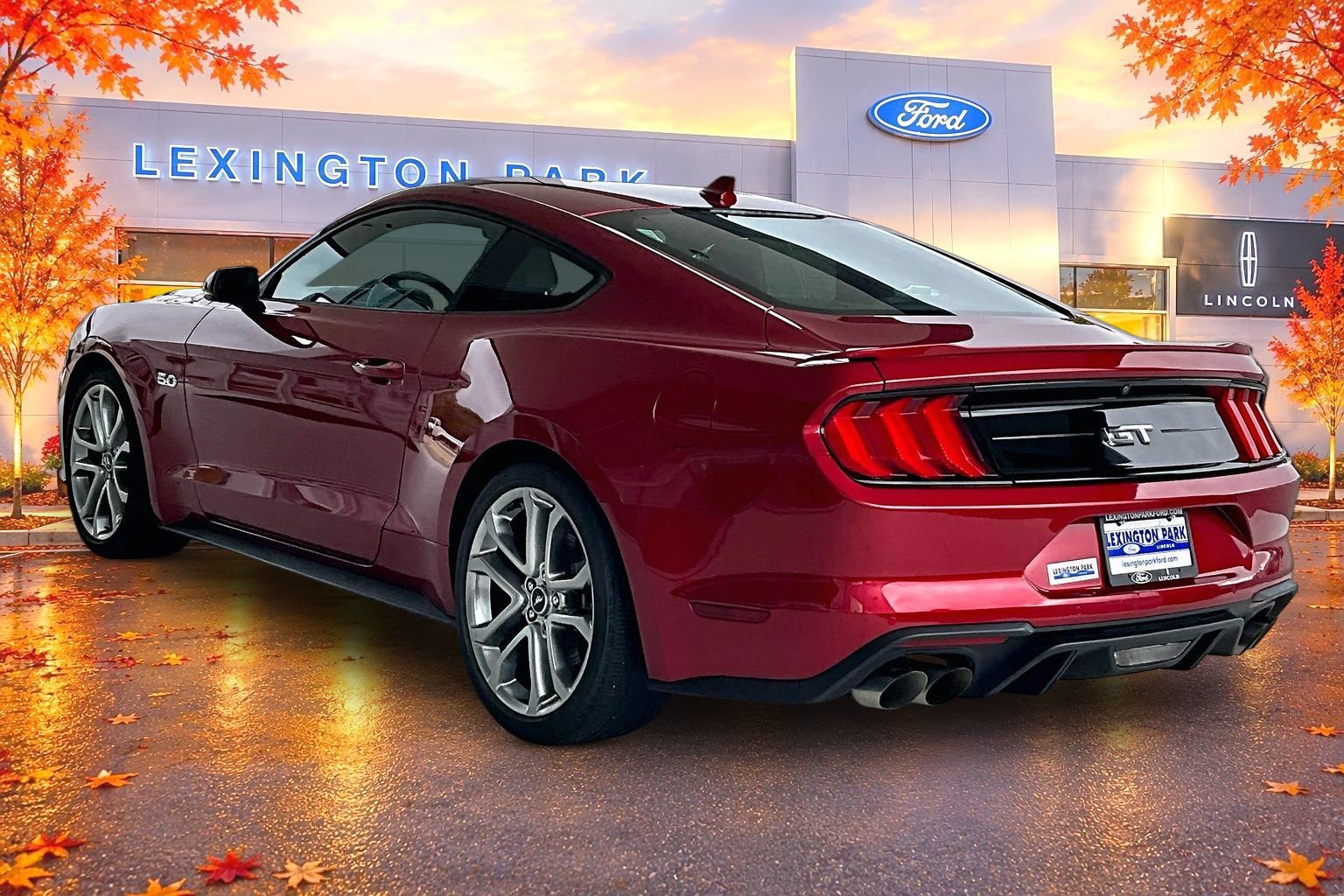 Used 2021 Ford Mustang GT Premium w/ Equipment Group 401A RWD image 4