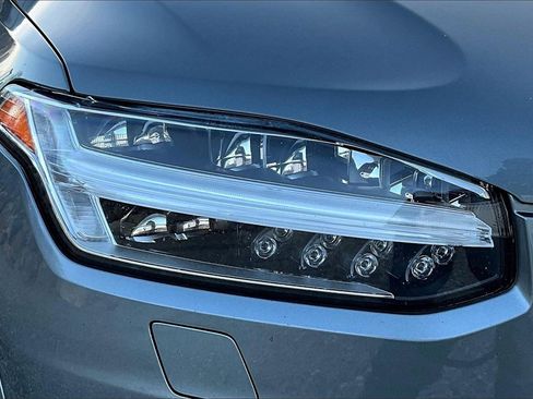 Used 2019 Volvo XC90 T6 Momentum w/ Advanced Package image 26