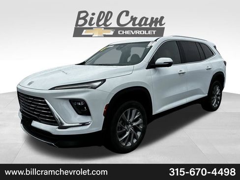 Used 2025 Buick Enclave Preferred FWD image 9