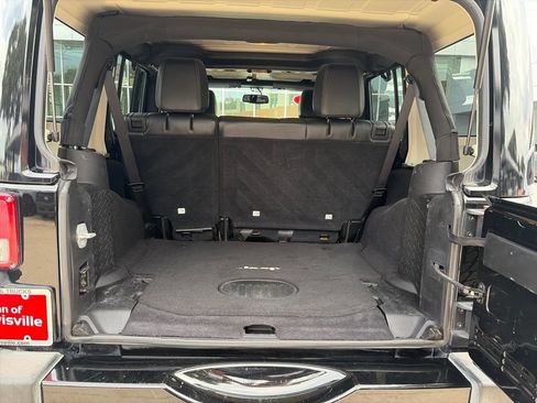 Used 2016 Jeep Wrangler Unlimited Sahara w/ Connectivity Group AWD/4WD image 14