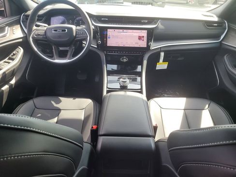 New 2026 Jeep Grand Cherokee Limited RWD image 13