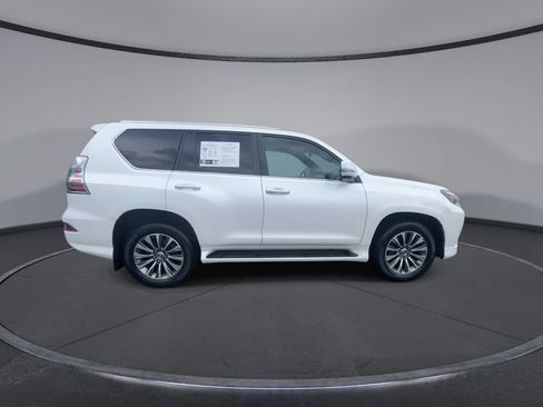 Used 2023 Lexus GX 460 Luxury w/ Accessory Package AWD/4WD image 2