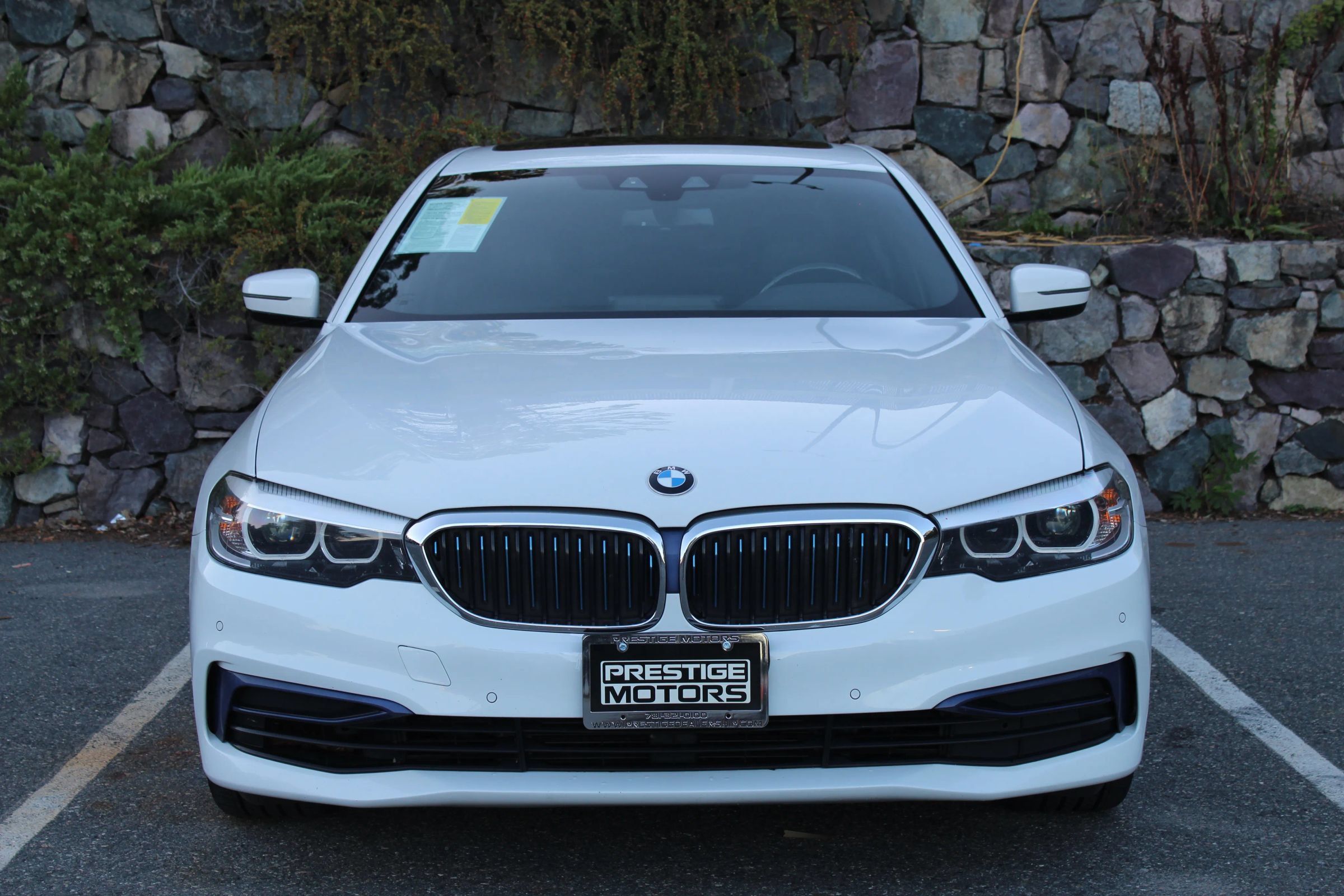 Used 2019 BMW 530e xDrive AWD/4WD image 3