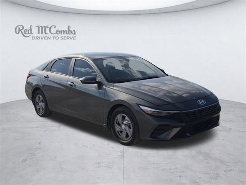 Used 2024 Hyundai Elantra SE FWD image 10