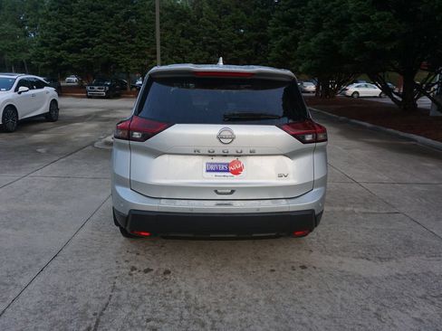 Used 2024 Nissan Rogue SV FWD image 20