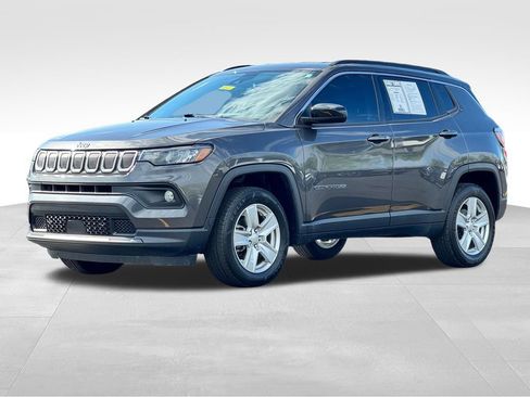 Used 2022 Jeep Compass Latitude AWD/4WD image 3