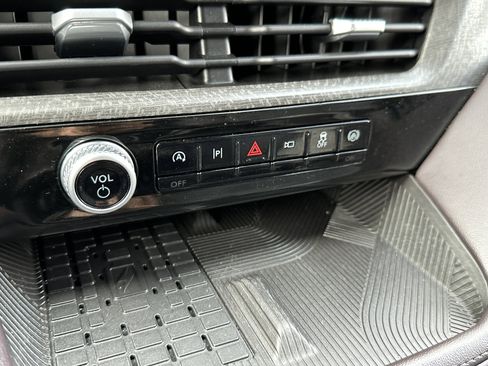 Used 2025 Ford Explorer Platinum w/ LUX Leather Package image 37