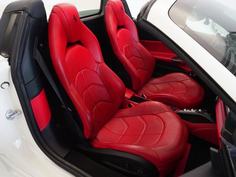 Used 2019 Ferrari 488 Spider RWD image 11