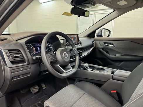 Used 2023 Nissan Rogue SV image 12