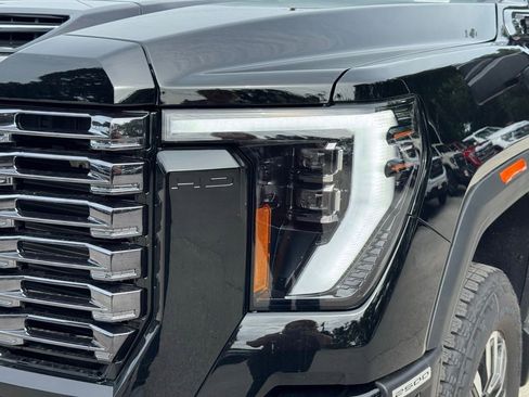 New 2026 GMC Sierra 2500 Denali Ultimate AWD/4WD image 3