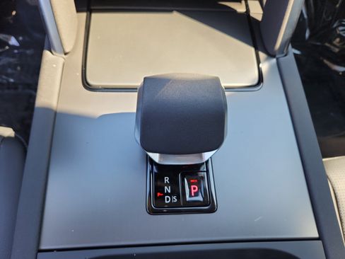 Certified 2025 Land Rover Discovery Sport S image 16