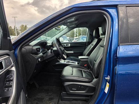 Certified 2022 Ford Explorer XLT w/ Equipment Group 202A image 21