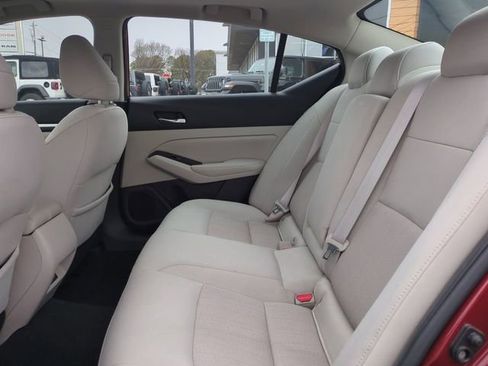 Used 2021 Nissan Altima 2.5 SV w/ SV Premium Package image 13