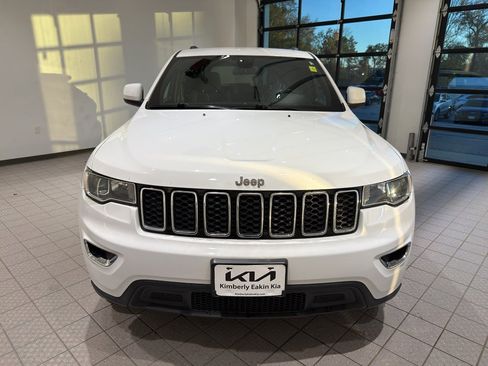 Used 2021 Jeep Grand Cherokee Laredo image 8