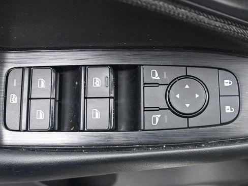 Used 2023 Nissan Rogue S image 7