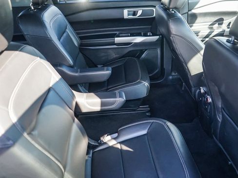 Used 2022 Ford Explorer XLT w/ Equipment Group 202A image 15