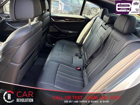 Used 2022 BMW M550i xDrive image 23