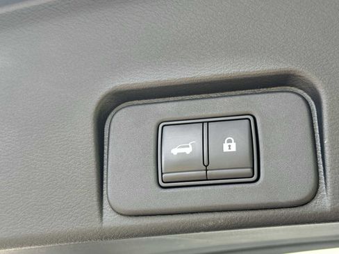 Used 2021 Nissan Rogue SL w/ Premium Package AWD/4WD image 8