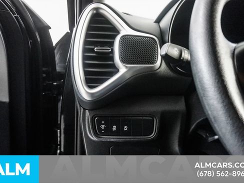 Used 2025 Kia Soul LX w/ LX Technology Package FWD image 26