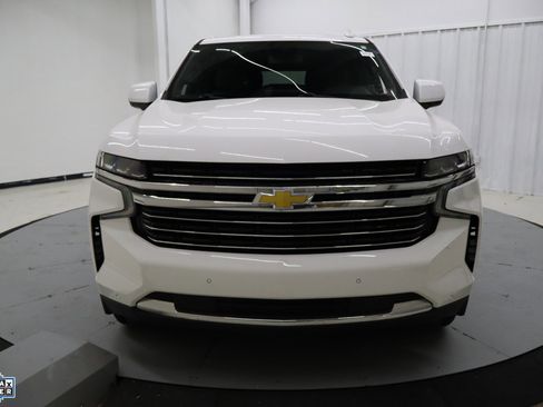 Used 2024 Chevrolet Suburban LT image 9