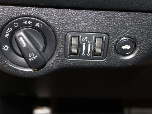 Used 2016 Dodge Challenger SXT Plus image 18