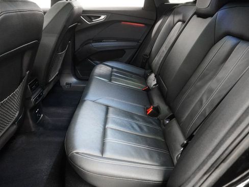 Used 2023 Audi Q4 e-tron Prestige image 18