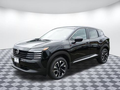 Used 2025 Nissan Kicks SV image 3