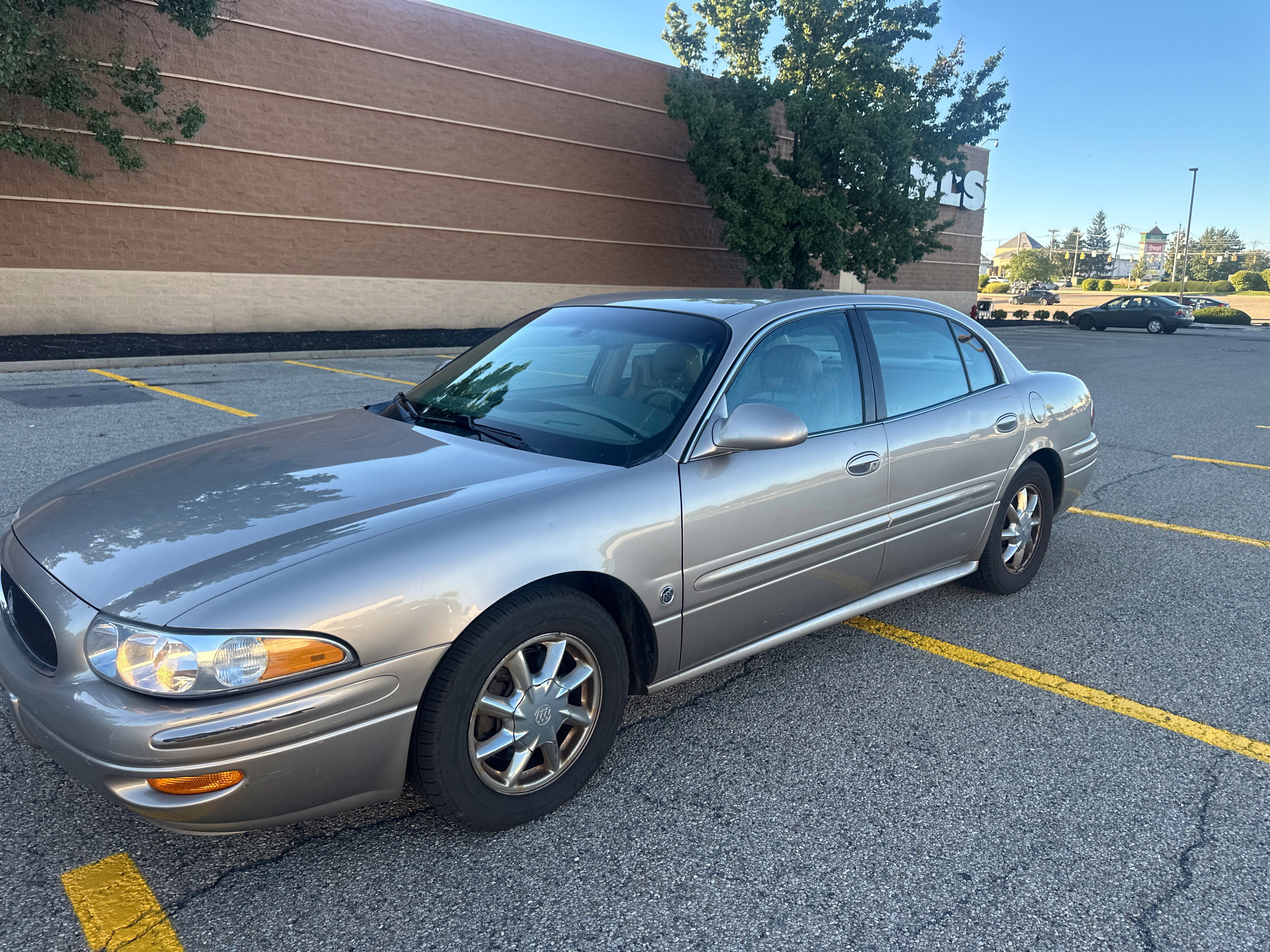 Used 2003 Buick Le Sabre Limited w/ Celebration Edition Package FWD image 6