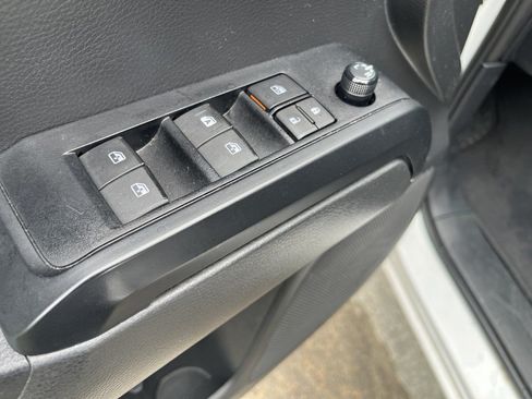 Used 2023 Toyota Tacoma SR AWD/4WD image 11