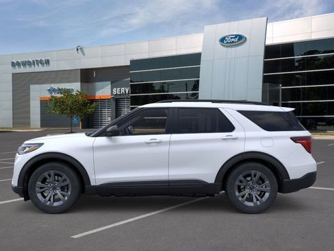 New 2026 Ford Explorer Active w/ Active Comfort Package image 3