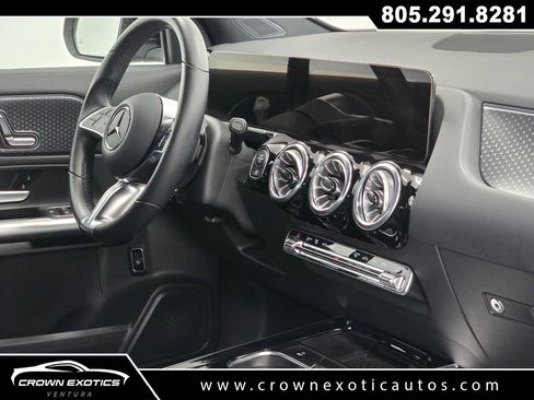 Used 2025 Mercedes-Benz GLA 250 image 12