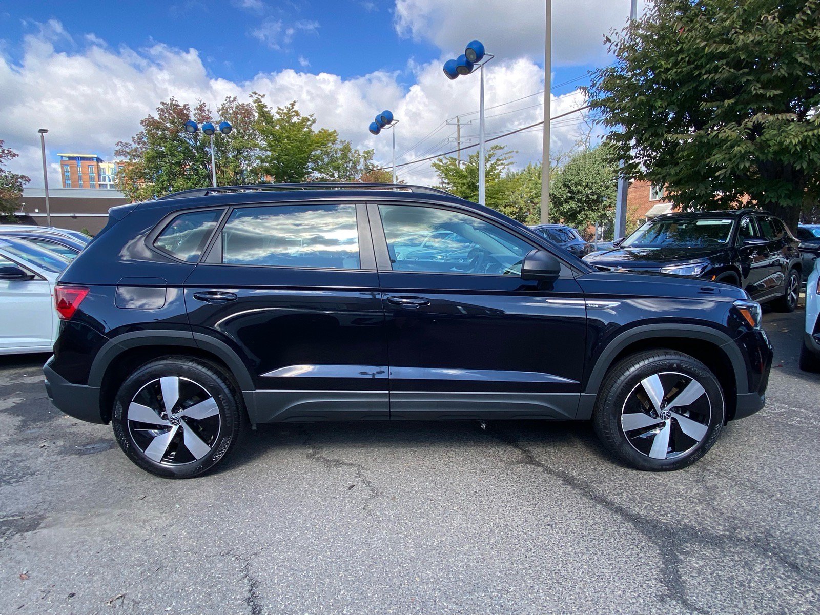 Certified 2023 Volkswagen Taos S AWD/4WD image 2