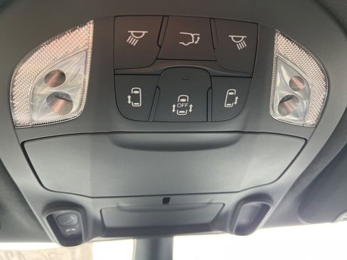 New 2026 Chrysler Pacifica Limited image 23