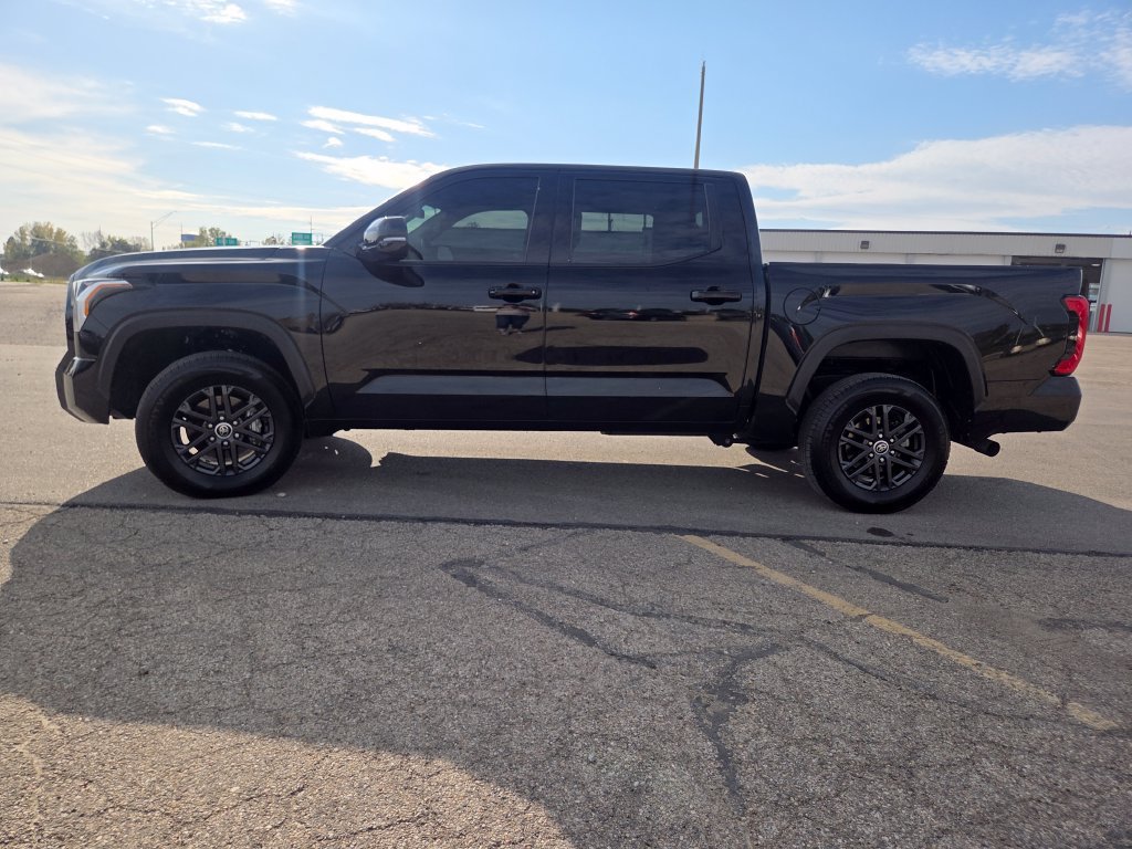 Used 2023 Toyota Tundra SR5 w/ SR5 Convenience Package AWD/4WD image 19