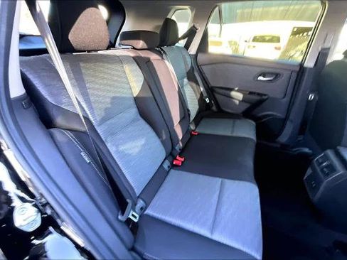 Certified 2023 Nissan Rogue SV image 19