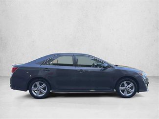 Used 2012 Toyota Camry SE w/ Leather Pkg FWD video 4