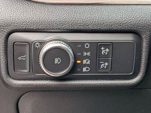 Used 2021 Ford Explorer Limited w/ Equipment Group 301A RWD image 18