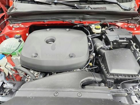 Used 2021 Volvo XC40 T5 R-Design w/ Protection Package image 17