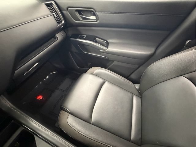 Certified 2025 Nissan Pathfinder SL FWD image 27